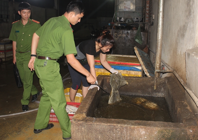 'Hô biến' nội tạng bò bằng hóa chất rồi đem tiêu thụ