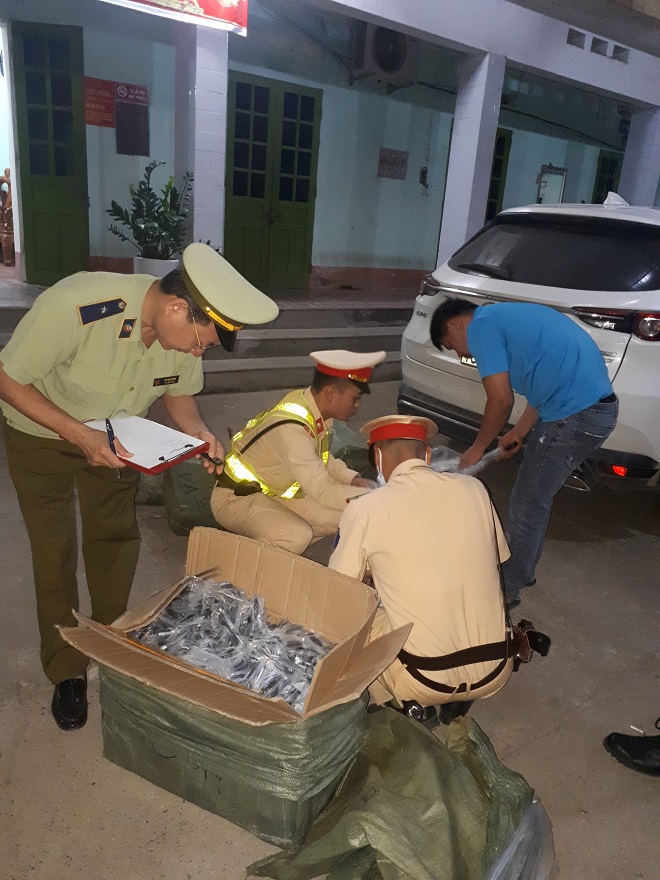 Lạng Sơn: Tạm giữ 1.600 chiếc đồng hồ đeo tay nhãn hiệu CASIO có dấu hiệu là hàng giả