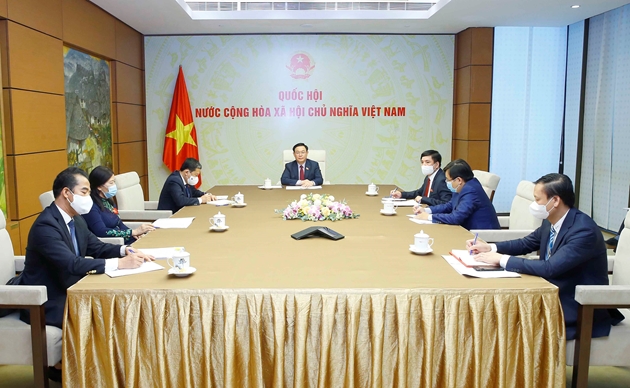 Nga đang xem xét chuyển giao công nghệ sản xuất vaccine Sputnik V tại Việt Nam