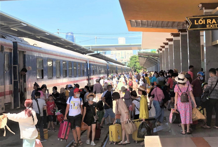 Bắt đầu mở bán vé tàu dịp nghỉ lễ 2/9