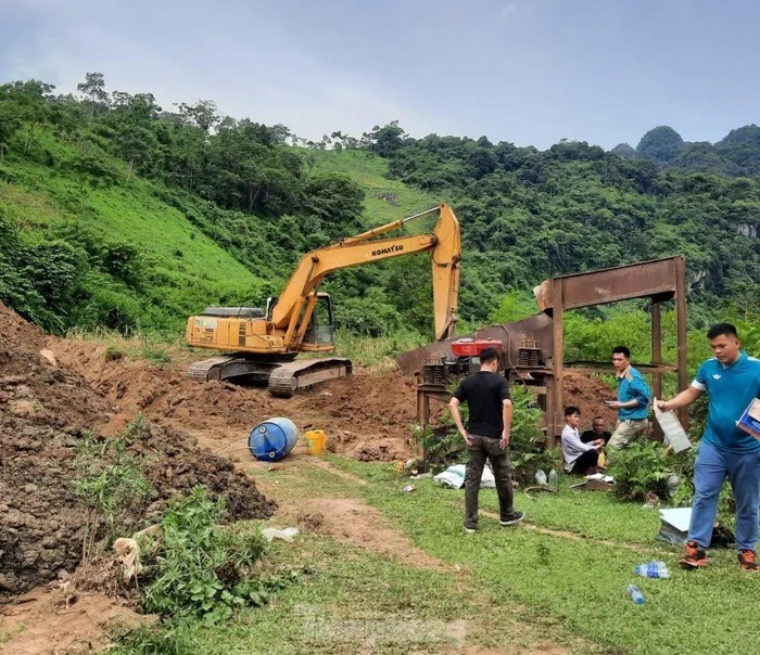 Cao Bằng: Bắt nhóm đối tượng khai thác trái phép vàng