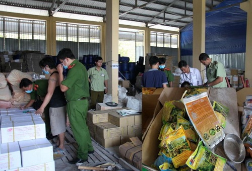 Quyết liệt đẩy lùi phân bón giả 