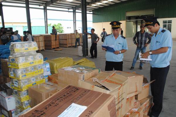 Hải quan bắt giữ hàng hoá vi phạm trị giá 801 tỷ đồng