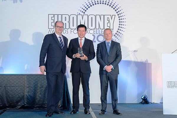 Vietcombank nhận giải ‘Ngân hàng tốt nhất Việt Nam năm 2016’