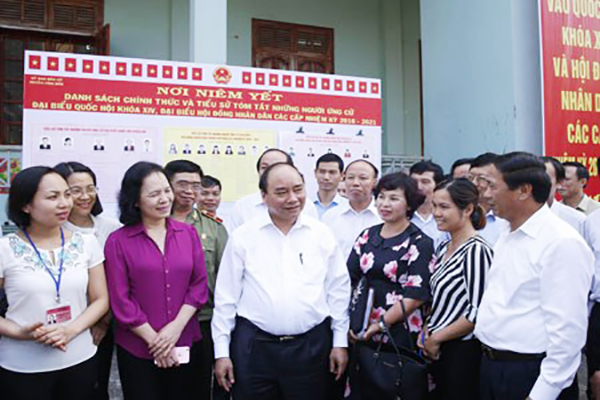 Thủ tướng Nguyễn Xuân Phúc tiếp xúc cử tri