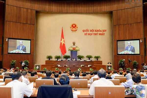 Thủ tướng Chính phủ Nguyễn Xuân Phúc trình bày tại Kỳ họp thứ nhất, Quốc hội khoá XIV