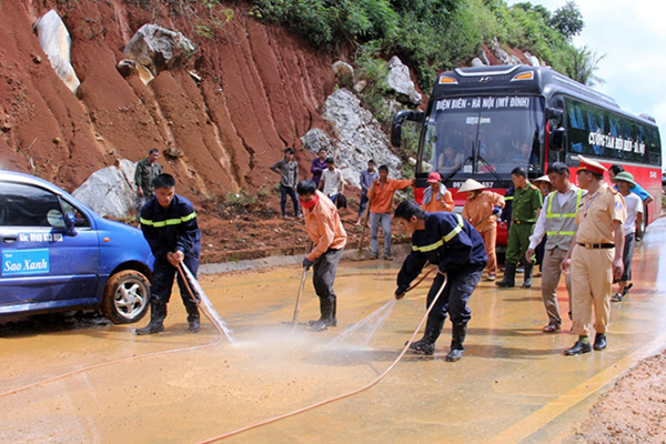 Hỗ trợ vốn làm đường giao thông tại tỉnh Sơn La