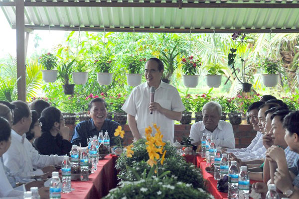 Chính quyền, HTX phải lo khâu tiêu thụ cho bà con nông dân